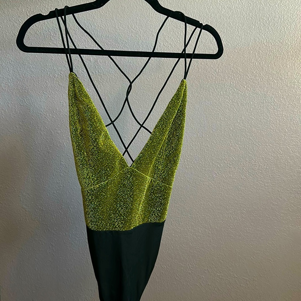 Black & Gold Shimmer V-Neck Strappy Bodysuit